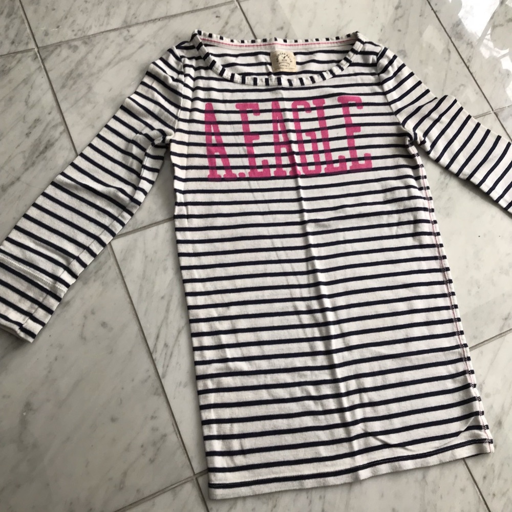 American Eagle 3/4 sleeve top great condition